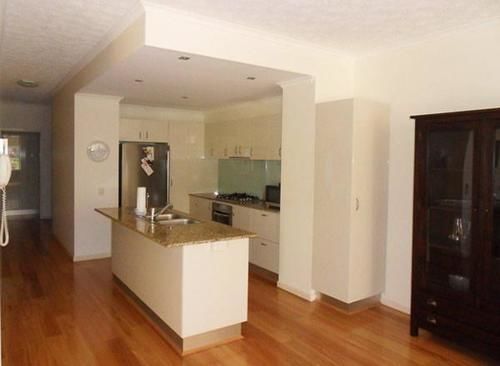 Aparthotel The Village Holiday Apartments At Burleigh Heads 4*