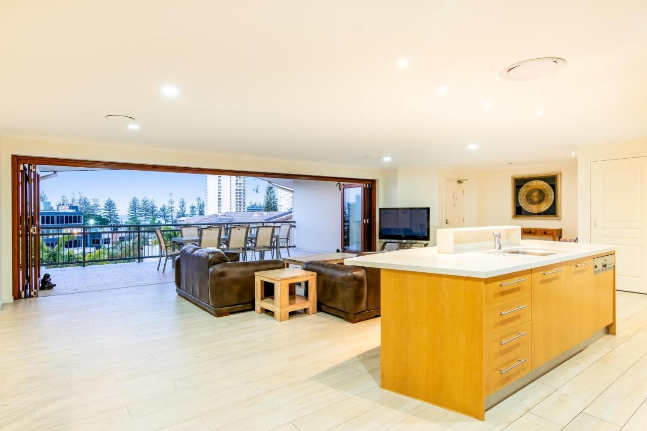 The Village Holiday Apartments At Burleigh Heads 4* Gold Coast